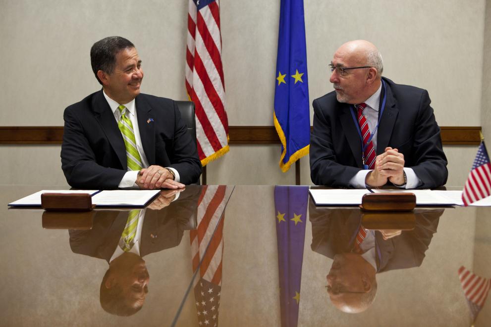 signing_mutual_recognition_usa.jpg signing_mutual_recognition_usa.jpg